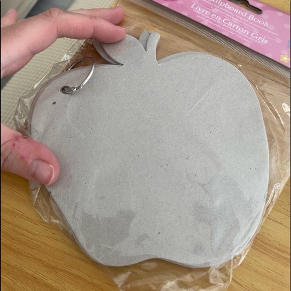 --⭐️ for $15-Set of 4 Cardboard Clipboard Books - Picture 2 of 10